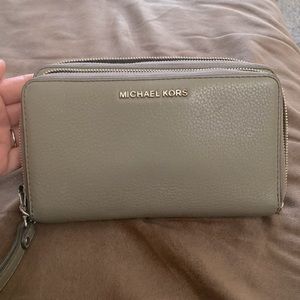 Michael Kors wallet
